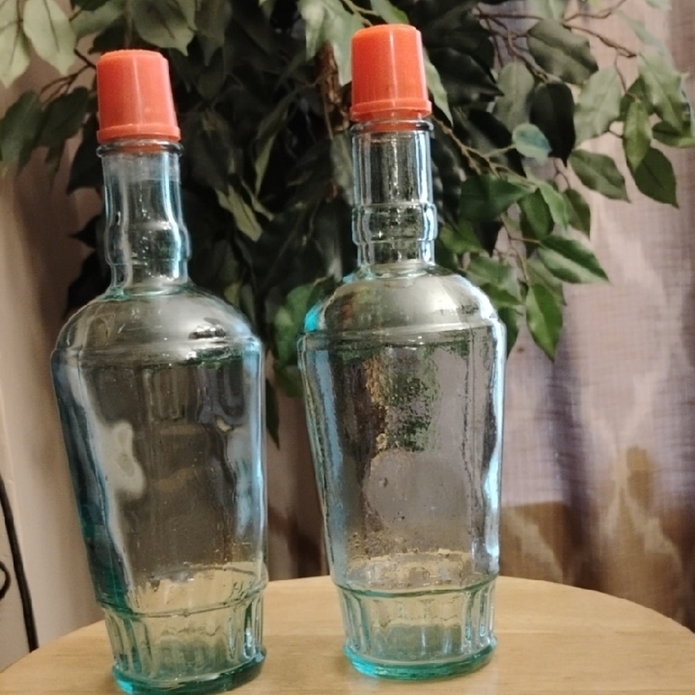 Vintage Yangchengpai Sakè Glass Bottles with Red Caps Set Of 2